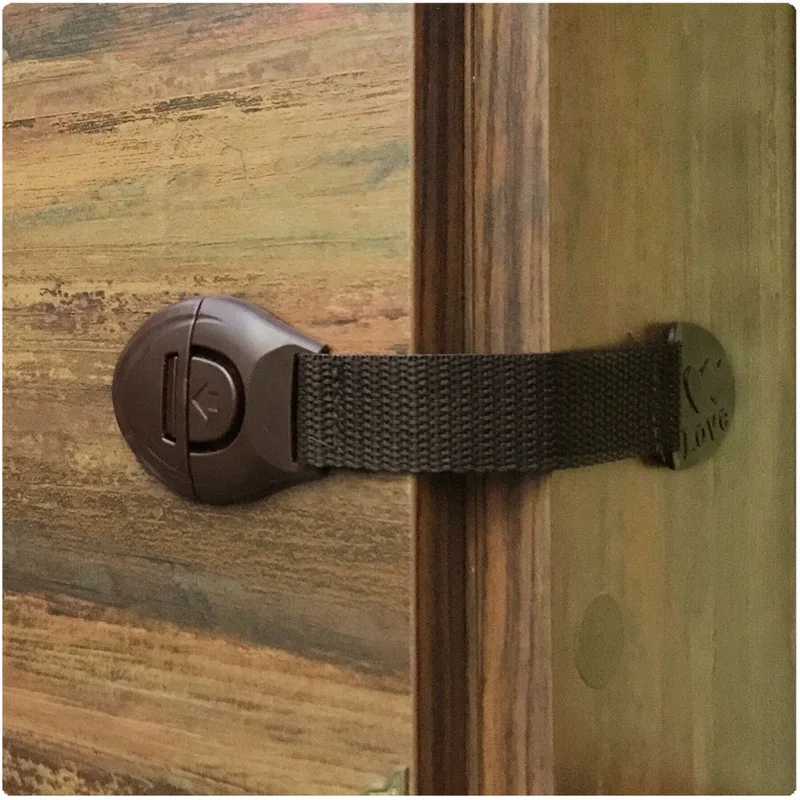 5pcs/lot Brown Cabinet Safety  - Furniture Hardware Bolts ulasan dan harga